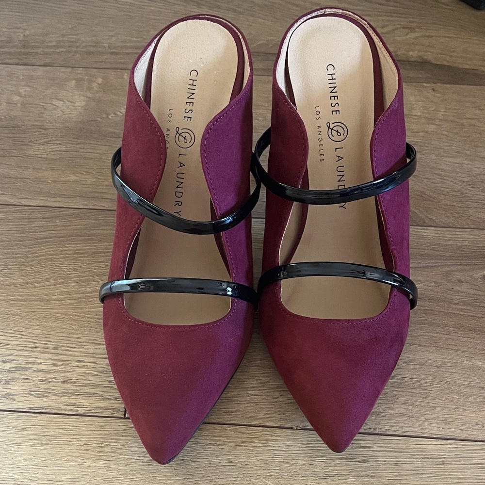 Chinese Laundry Women's Wine Heels with Black Straps